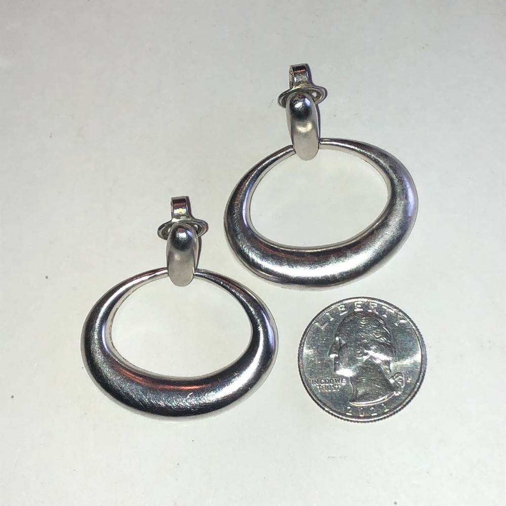 Trifari Crown Silver Tone Oval Hoop Drop Clip On Earrings - Picture 3 of 5